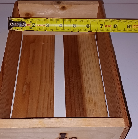 Willy Wonka Limited Special Edition Vineyard Crate - Picture 4 of 8